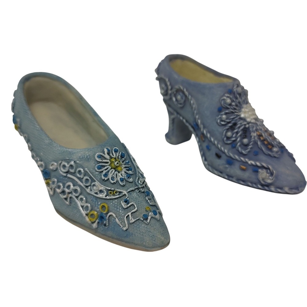 Decorative Victorian High Heel Figurines Resin Vintage 1990s Blues Set of Two